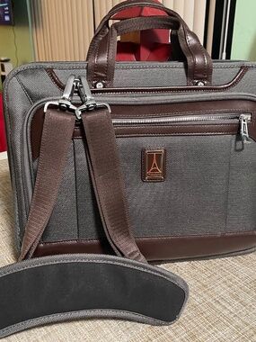 Travel, pro computer, laptop, briefcase